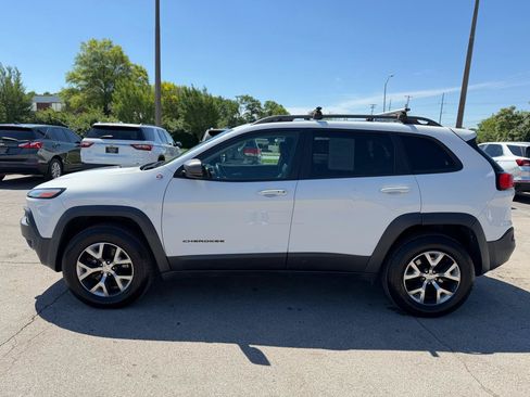 Used 2016 Jeep Cherokee Trailhawk w/ Comfort/Convenience Group AWD/4WD image 6