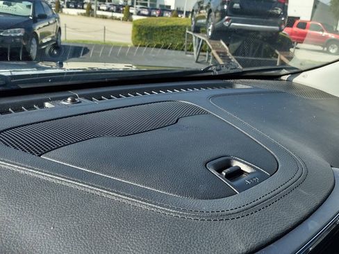 Used 2019 Jeep Cherokee Limited FWD image 21