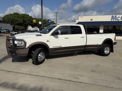 Used 2021 RAM 3500 Limited AWD/4WD image 15