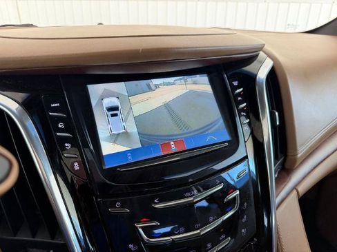 Used 2017 Cadillac Escalade Platinum AWD/4WD image 5