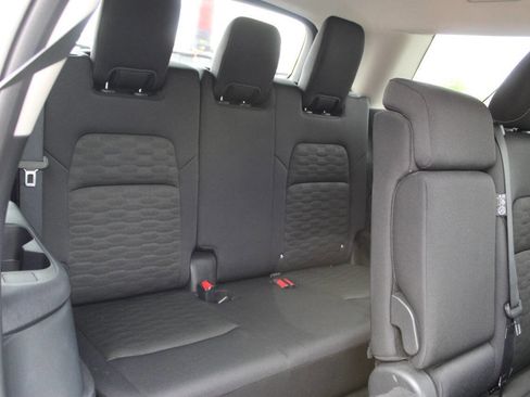 Used 2025 Nissan Pathfinder SV FWD image 12