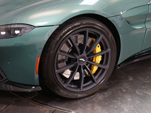 Used 2023 Aston Martin V8 Vantage Coupe image 10