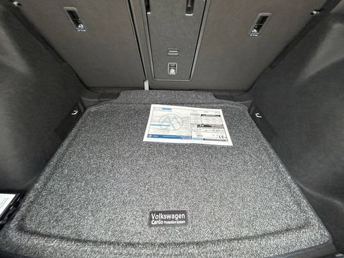 Certified 2026 Volkswagen Taos SE w/ Black Wheel Package FWD image 37
