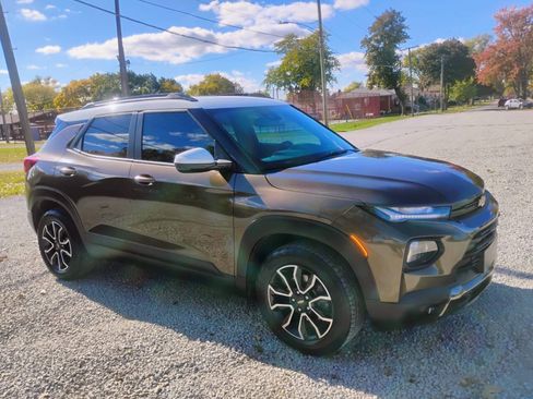 Used 2021 Chevrolet TrailBlazer ACTIV w/ Convenience Package FWD image 1