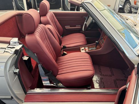 Used 1987 Mercedes-Benz 560 SL image 11