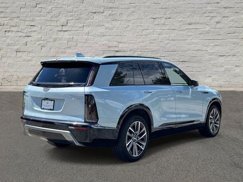 Used 2026 Cadillac Vistiq Premium Luxury w/ LPO, Floor Liner Package AWD/4WD image 5
