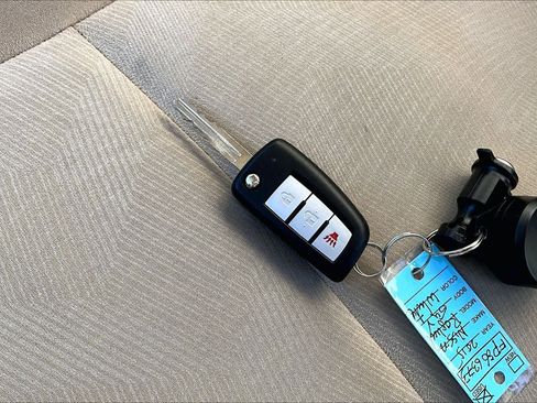 Used 2015 Nissan Rogue S image 13