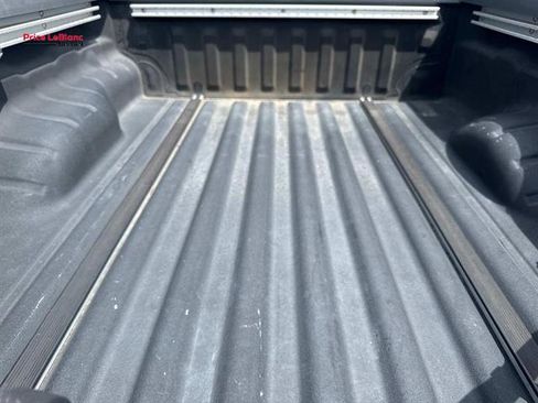 Used 2016 Nissan Frontier SV w/ SV Value Truck Package RWD image 8