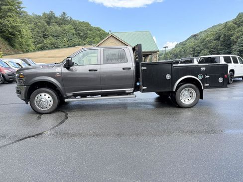 New 2026 RAM 4500 Tradesman w/ Chrome Appearance Group AWD/4WD image 4