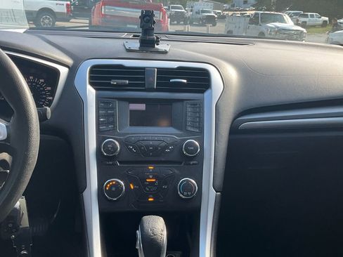 Used 2016 Ford Fusion SE FWD image 23