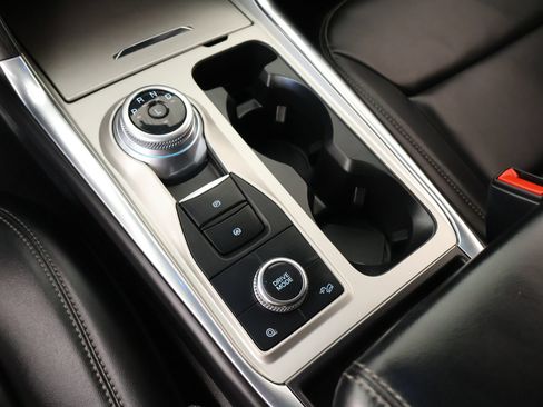 Used 2023 Ford Explorer XLT w/ Equipment Group 202A AWD/4WD image 8