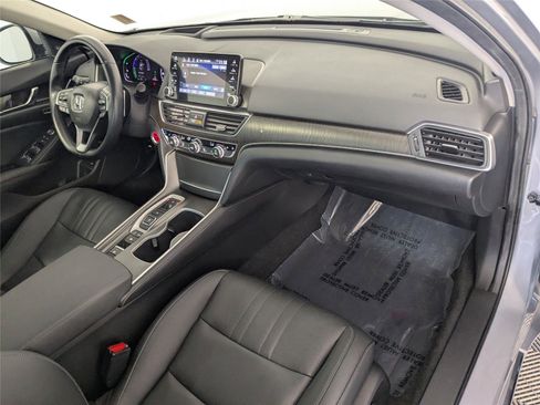 Used 2020 Honda Accord Touring image 5