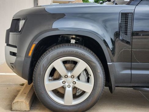 Used 2024 Land Rover Defender 110 S image 6