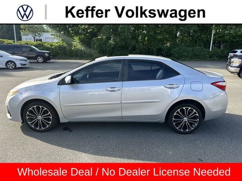 Used 2015 Toyota Corolla S w/ Driver Convenience Package FWD image 2