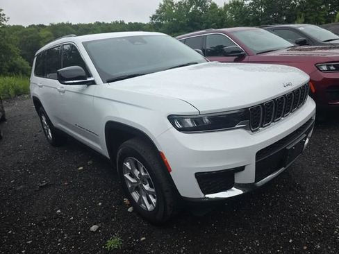 Used 2023 Jeep Grand Cherokee L Limited AWD/4WD image 3