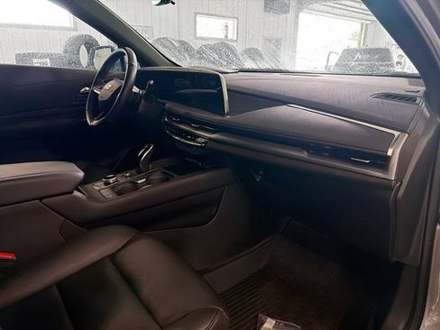 Used 2024 Cadillac XT4 Sport w/ Technology Package AWD/4WD image 12