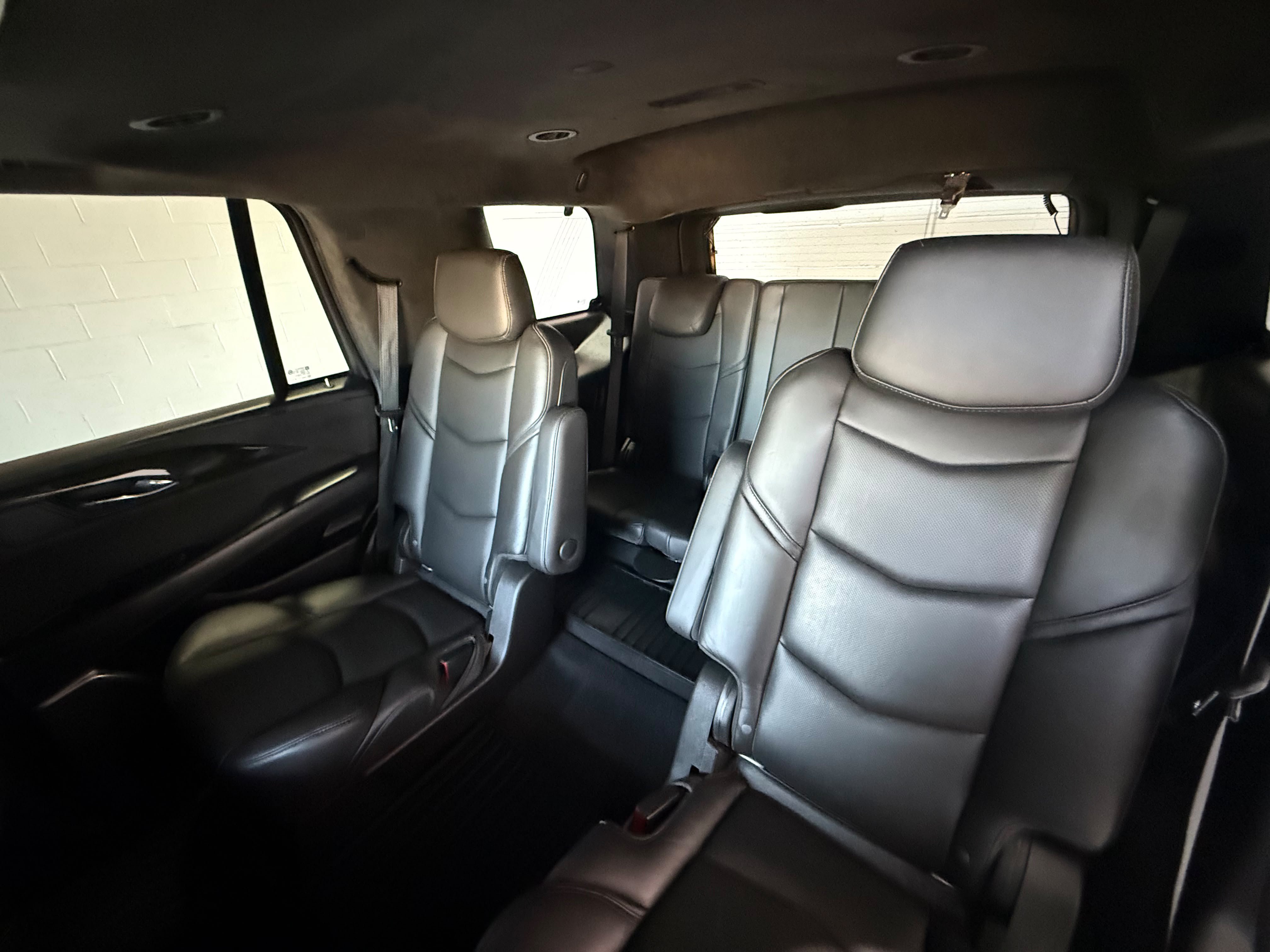 Used 2020 Cadillac Escalade Platinum AWD/4WD image 16