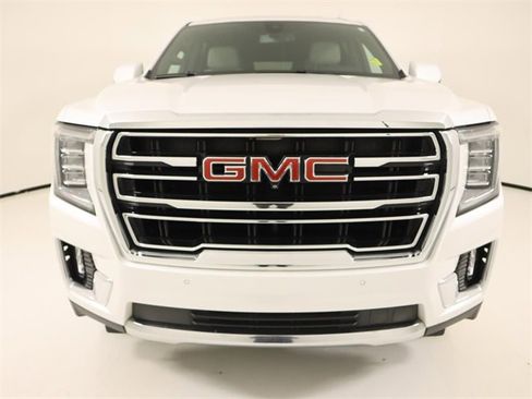 Used 2021 GMC Yukon SLT w/ SLT Premium Package image 8