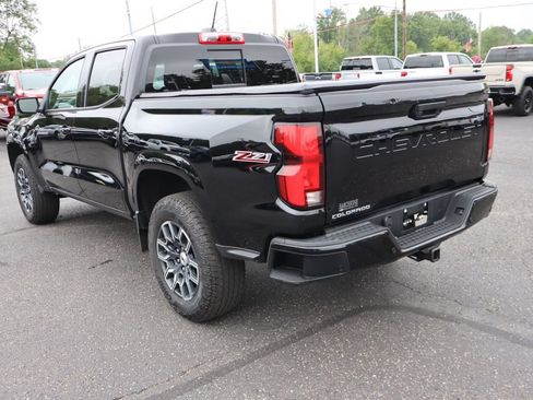 Used 2025 Chevrolet Colorado Z71 AWD/4WD image 3
