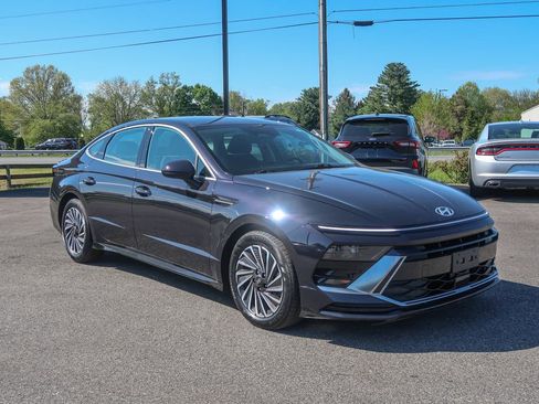 Used 2025 Hyundai Sonata SEL FWD image 1