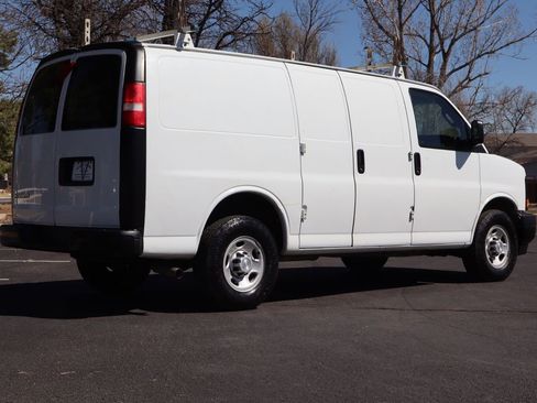 Used 2017 Chevrolet Express 2500 image 5