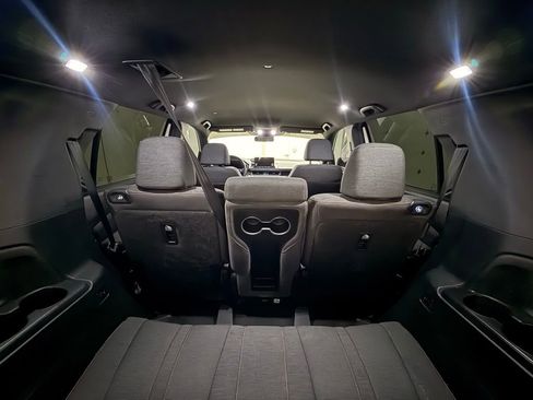 Used 2025 Honda Pilot Sport image 33