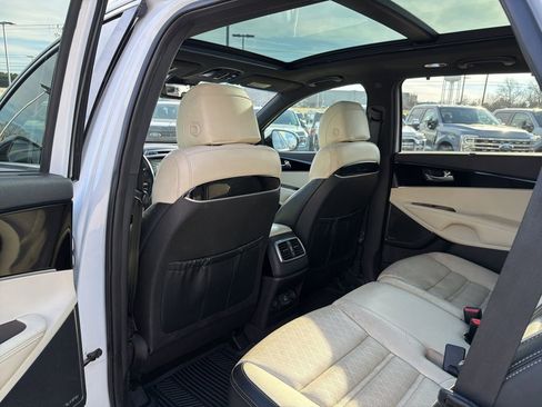 Used 2017 Kia Sorento SX image 14