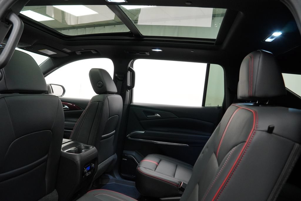 New 2027 Chevrolet Traverse RS w/ LPO, Floor Liner Package AWD/4WD image 14