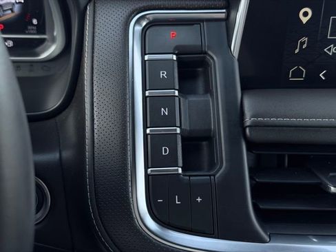 Used 2023 GMC Yukon SLT AWD/4WD image 36
