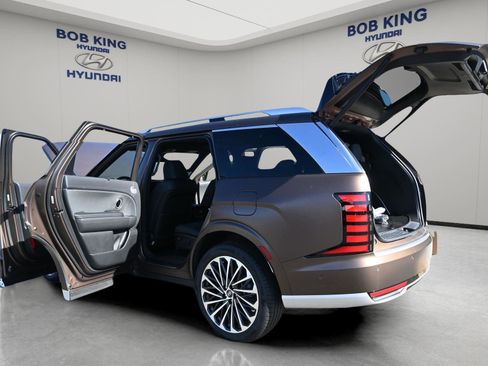 New 2026 Hyundai Palisade Calligraphy FWD image 18
