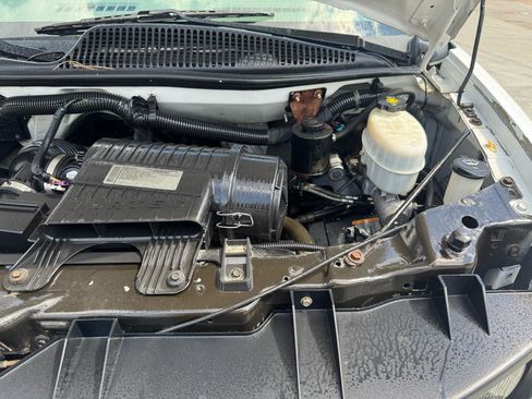 Used 2012 Chevrolet Express 2500 RWD image 27