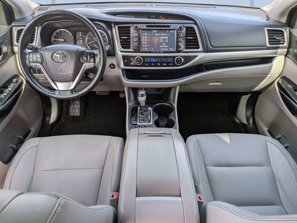 Used 2016 Toyota Highlander XLE FWD image 15