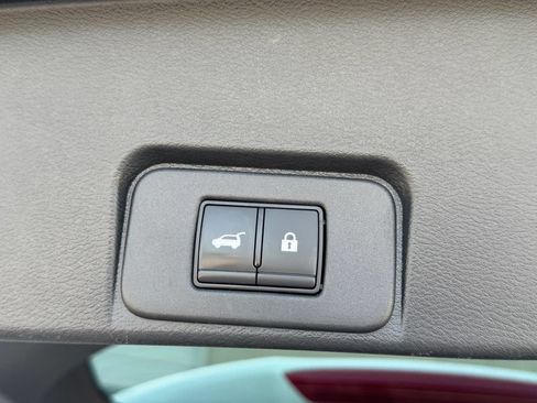 Used 2023 Nissan Rogue SL w/ SL Premium Package FWD image 33