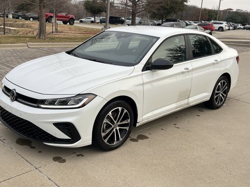 Certified 2025 Volkswagen Jetta Sport image 5