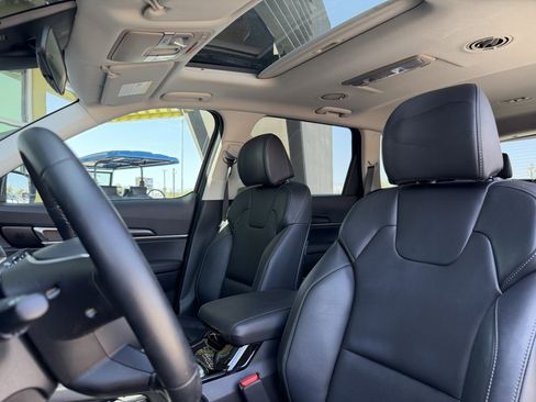 Used 2025 Kia Telluride S FWD image 33