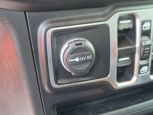 Used 2023 Jeep Gladiator Overland w/ Trailer Tow Package AWD/4WD image 30