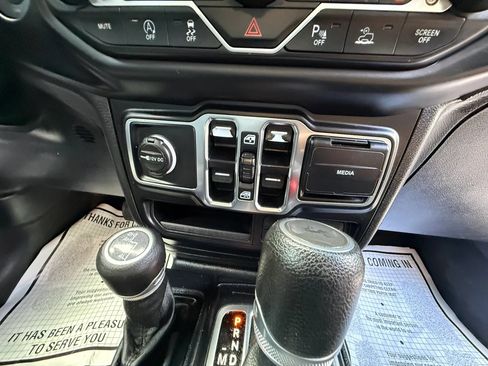 Used 2021 Jeep Wrangler Unlimited Sport AWD/4WD image 33