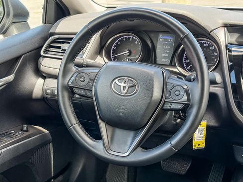 Used 2023 Toyota Camry SE FWD image 17