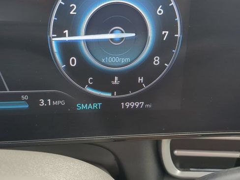 Used 2024 Hyundai Elantra SEL FWD image 19