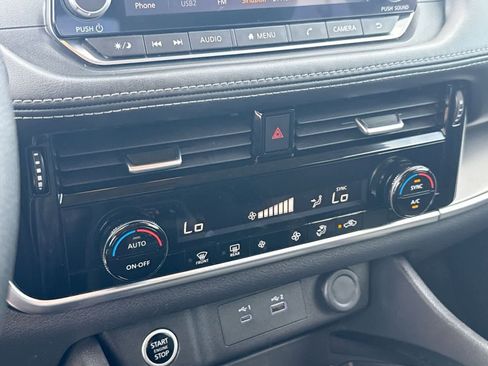 Used 2023 Nissan Rogue SV image 22