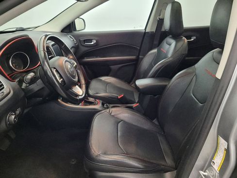 Used 2020 Jeep Compass Trailhawk w/ Leather Interior Group AWD/4WD image 17