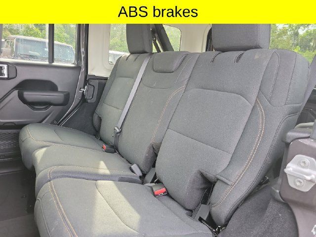 Used 2025 Jeep Wrangler Unlimited Sport AWD/4WD image 26