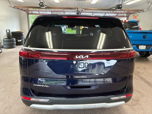 Used 2023 Kia Carnival LX FWD image 33