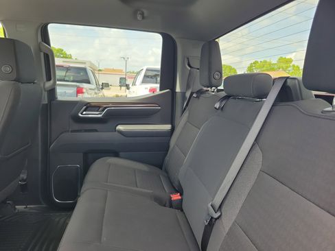 Used 2025 Chevrolet Silverado 1500 LT AWD/4WD image 10