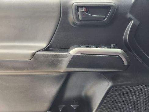 Used 2021 Toyota Tacoma SR5 RWD image 22