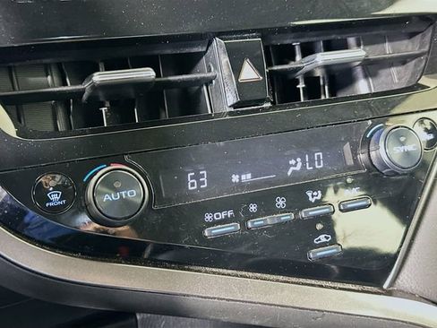 Certified 2023 Toyota Camry SE w/ Convenience Package image 17