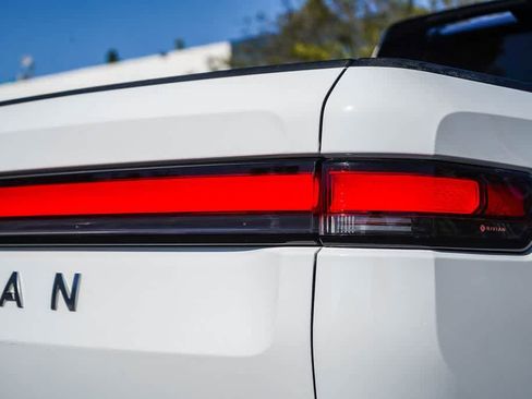 Used 2022 Rivian R1T Launch Edition AWD/4WD image 7