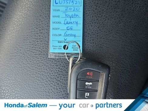 Used 2020 Toyota Camry SE image 16