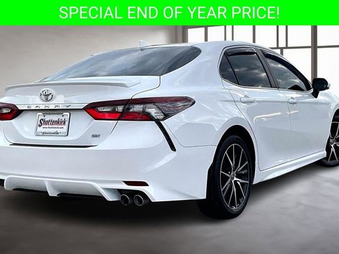 Used 2022 Toyota Camry SE image 6