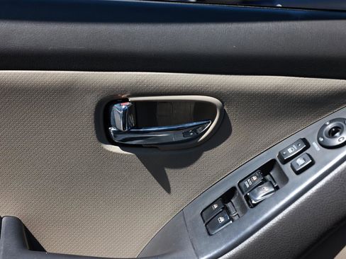 Used 2010 Hyundai Elantra GLS image 40